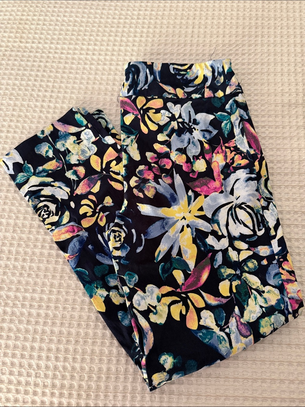 Womens Floral Print Pull on pants. Navy with Multicolor Flowers